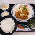 ドライブイン化粧坂 - カキフライ定食770円