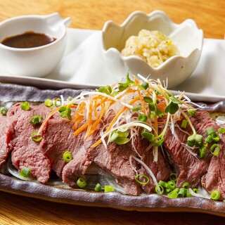 使用北海道森林产品“虾夷鹿”制成的肉菜也是我们引以为傲的！