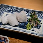 日本料理FUJI - 鮃と障泥烏賊のお造り。白が映える。