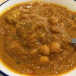 Banguradhissyukare rani - チキンと豆のカレー