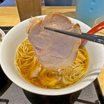 超純水採麺 天国屋 - 大きなチャーシュー