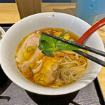 超純水採麺 天国屋 - 三つ葉が苦手な方はネギに変える事も出来ます