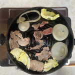 焼肉レストラン中山 - ジンギスカン鍋。
