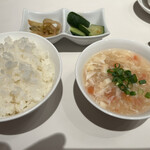 中国飯店 - ライスとスープと前菜
