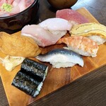 よこ田 - ランチセット 1050円
            （寿司一人前+ミックス丼