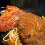 焼肉&グリル　貴坂 - コンビランチ（和牛100％ハンバーグステーキと朝びき若鶏のカツレツ）