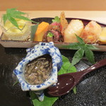 帰燕 - 八寸盛りです。手前はじゅんさいの酢の物。