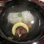 帰燕 - 葛をうった鱧に、本シメジ、ズッキーニ。薄味のお出汁と鱧のしっかりした塩あじとのバランスがいいですね。
