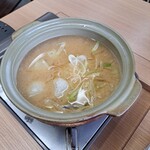 206361865 - 魚のアラの味噌汁。相変わらず美味しい。