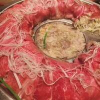 おだし 恵比寿店 - A5黒毛和牛赤身と霜降りの肉炊き鍋