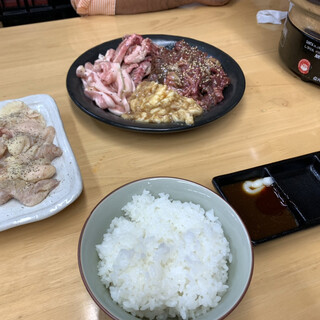 大衆ハラミ焼肉 いぶり屋 - 料理写真: