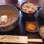 Izumo Kaidou Neu Shuku Nibankan Soba Doujou Tataraya - おろしそば（800円）+炊き込みご飯（150円）