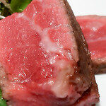 commedia - 菊池源吾牛のヒレとモモ