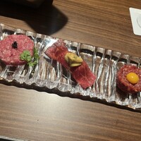 うしごろバンビーナ 銀座店 - 生肉3種盛り合わせ