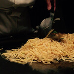 ニュー松坂 - 目の前で豪快に作られていく、焼きスパゲッティ