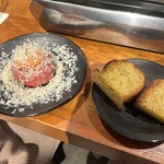 焼肉ホルモン 新井屋 - 塩チーズユッケ