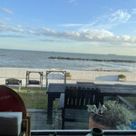 ｎｏｎびりーの - 外にはテラス席も用意されている