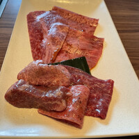 焼肉うしごろ 新宿三丁目店 - 