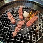 焼肉専科 肉の切り方 集会所 - タン焼いてます♪［by pop_o］