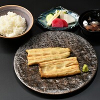 白焼き定食（上）