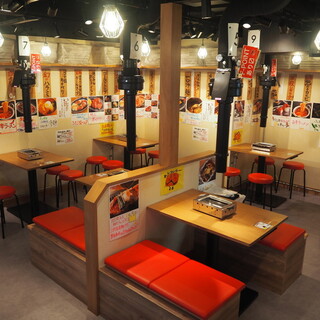 The store has a casual atmosphere♪