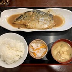 ダンkitchen しんまち食堂 - サバみそ煮定食 ¥870