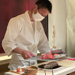 千葉たかおか - 表面をじっくり熱をあてる凛々しい高岡さん