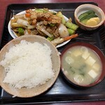 Tonkatsu Yoshie - チョウセン焼定食1350円