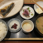 Hanareno Mikajinoba - 焼き魚定食は千円です