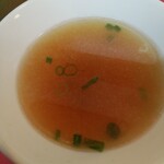 梁山泊 - スタミナ丼大盛りに付いてくるスープ