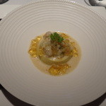 エルルカン・ビス - 海老のムースと車海老 コーンのジュレと桜海老のソース