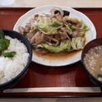 アクア亭 - 肉野菜炒め定食　800円