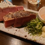 Warayaki Goya Izakaya Tawaraya - 鰹の藁焼き(並)♪