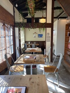 TASTY PLACE THE DINING - 店内