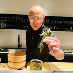 きう - ◎今夜はハーブと花丸胡瓜の特別使用だよ〜。