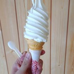 山中牧場 小樽店 - ソフトクリーム　￥350