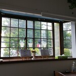 キッチン ブルー グローブ - お隣さんが会計したので、来週の日替りメニューが置かれています。