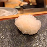 Sushikin - 寿司は　先ずは白エビから。