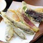 [Seasonal recommendation] Young sweetfish and vegetable Tempura