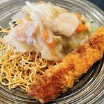 天然温泉 鶴港の湯 ドーミーインプレミアム - 牡蠣が乗ったかた焼きそば（朝食ビッフェ）