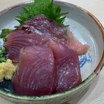 Sushi Hanatei Takumi - 初鰹の刺身1,000円(税込)