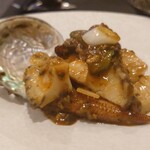 小菜一碟 - ・鮑と季節野菜の香辣醤炒め(要予約)