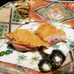 膳処末富 - 極うすい皮のパリッとした食感と旨味！咀嚼の圧で滲むように降りてくる甘いあぶらがめちゃくちゃ美味い！ 後味はあぶらの余韻に包まれ、シンプルながら薪焼きの賜物と感じさせる一体感。