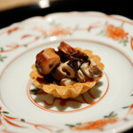 膳処末富 - 一口で頂いてほしいと末富氏。