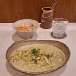 ジルモーリオ・ディ・バンブ - パリパリサラダ(食べかけ)とパスタ