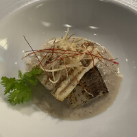 NoruraDa - 穴子に牛蒡。ソースは牛蒡のピュレ。揚げた牛蒡を載せて。