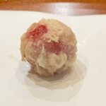 天麩羅 四季彩 村松 - 糖度が高いプチトマトの天ぷら。絶品