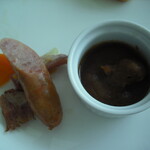 東京ステーションホテル - カレーとソーセージの煮込み