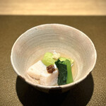 Nihon Ryouri Fuji - 旨味をしっかりと湛えた平貝。
                優しいお出汁が絶妙。