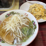 上海 - ラーメン定食980円